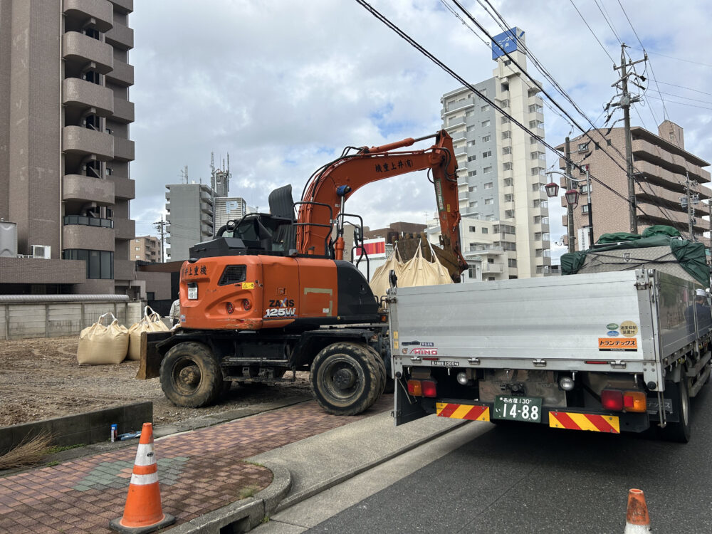 施工中
